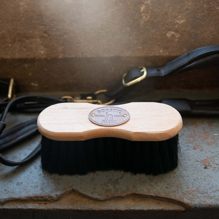 Brosse pour cheval douce en forme de Borstiq