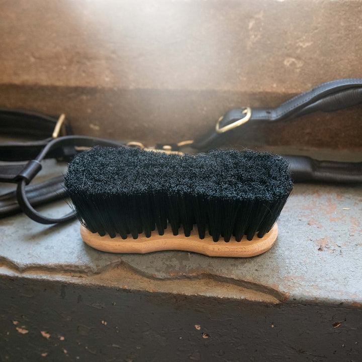 Brosse pour cheval douce en forme de Borstiq