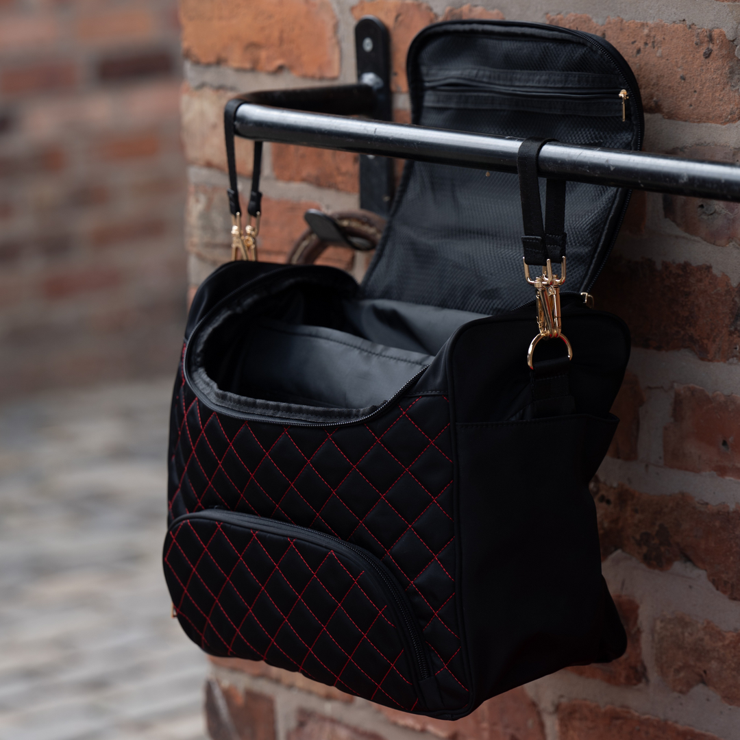 The Burghley Quilted Show & Stable Bag