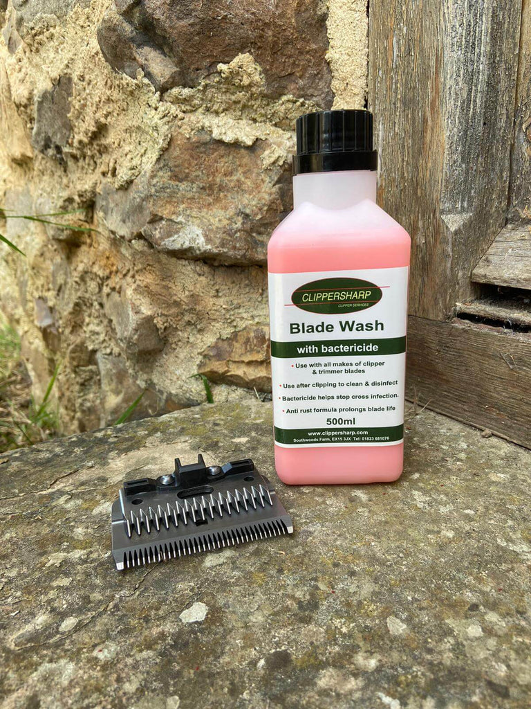Oster Blade Wash - Horse Clippers & Grooming